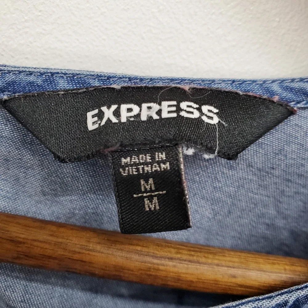 Express Denim Chambray Blouse Floral Embroidered Bell Sleeve Boho Casual M - Picture 9 of 16